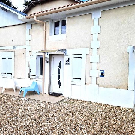 10 - Joli Studio Avec Deux Lits, Tout Equipe Pour 1, 2 Ou 3 Personnes Maximum, Vue Sur Parc Arbore, Parking Privatif Gratuit, Grand Fourgon Possible, Tout Le Linge De Maison Est Fourni Razac-sur-lʼIsle Exterior foto